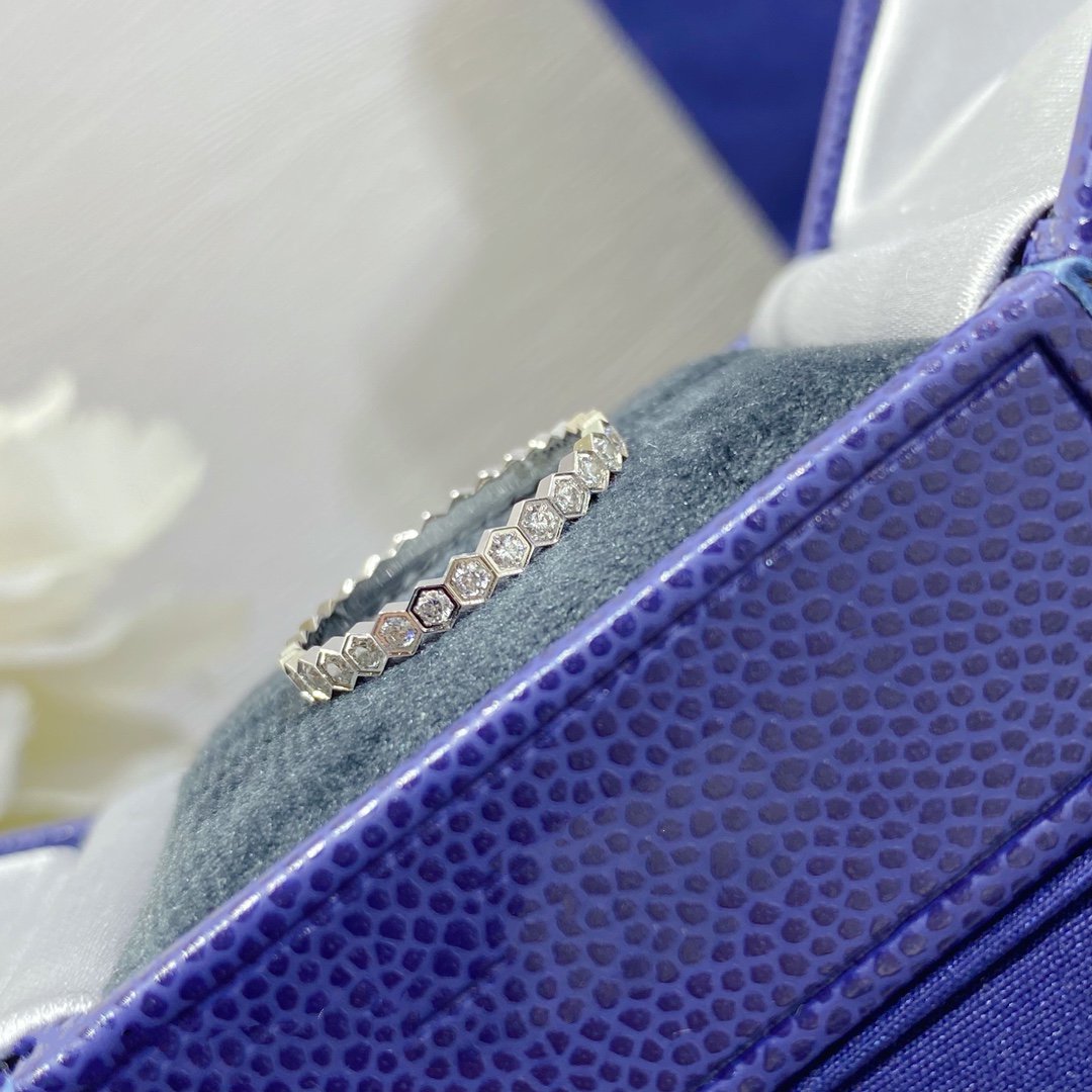 [⭐Hevara Jewelry]BEE LOVE DIAMOND PAVED SMALL RING