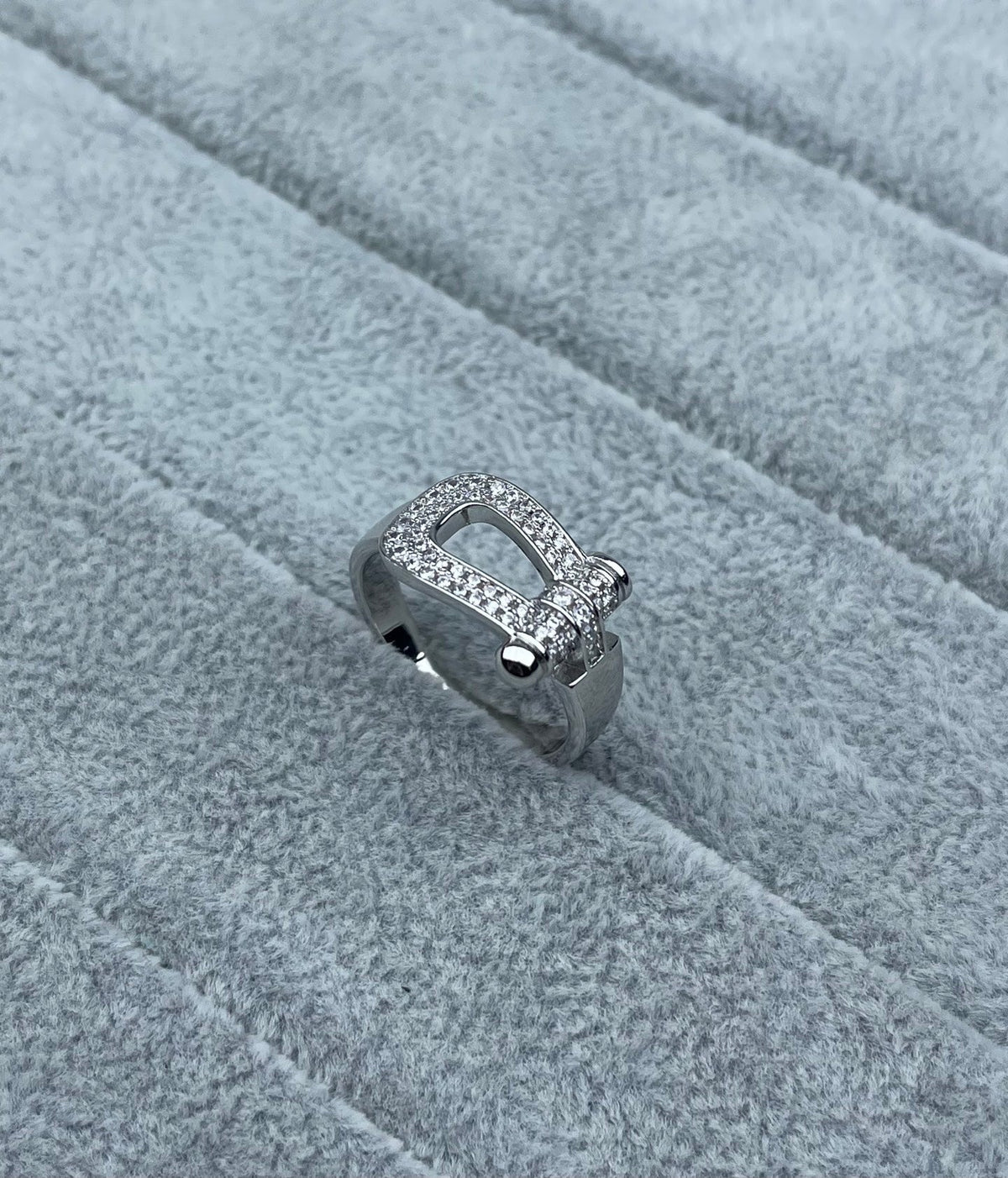 [⭐Hevara Jewelry]Wide Hoof-Shaped Diamond-Studded Ring