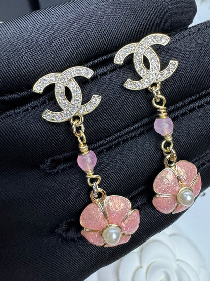 [⭐Hevara Jewelry]26C Pink Camellia Enamel Pendant with Double C Earrings