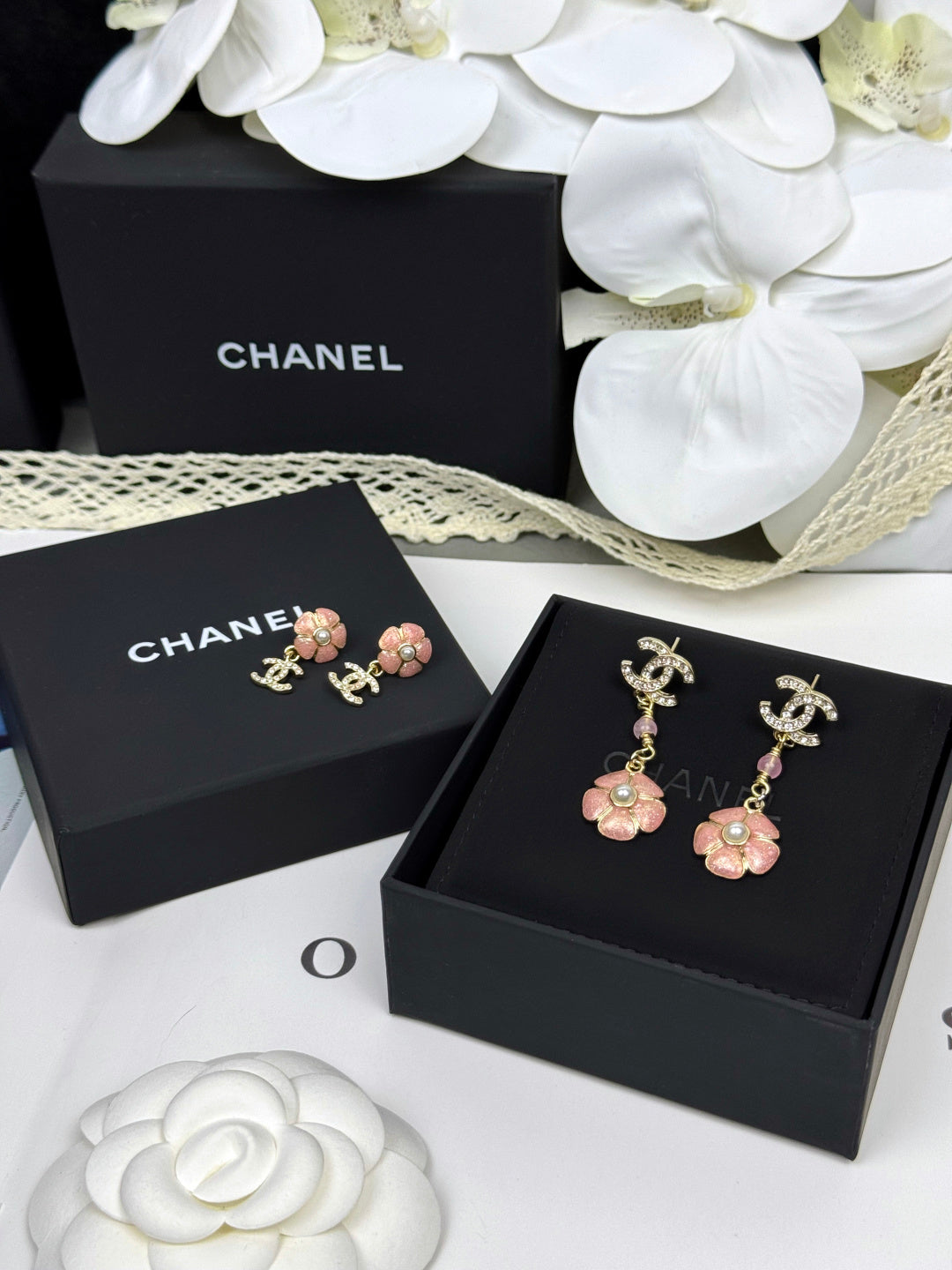 [⭐Hevara Jewelry]26C Pink Camellia Enamel Pendant with Double C Earrings