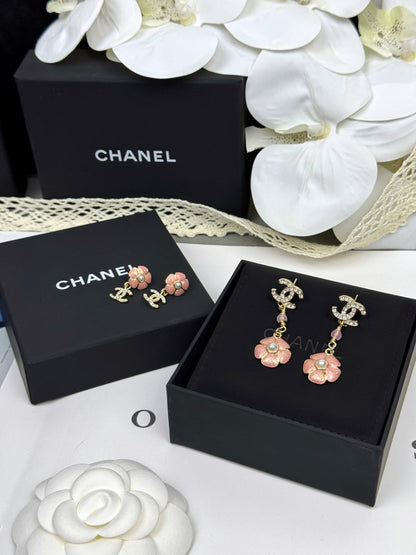 [⭐Hevara Jewelry]26C Pink Camellia Enamel Pendant with Double C Earrings