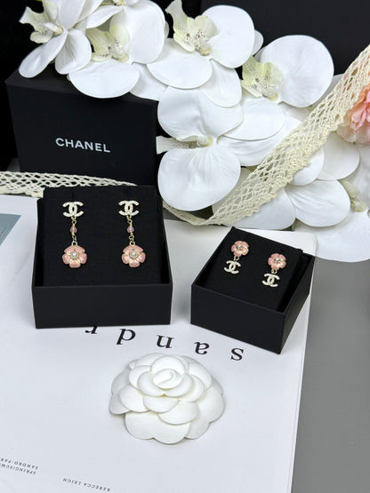 [⭐Hevara Jewelry]26C Pink Camellia Enamel Pendant with Double C Earrings