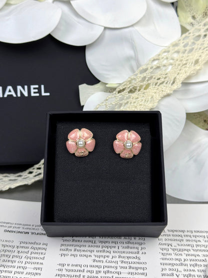 [⭐Hevara Jewelry]26C Pink Camellia Pearl Enamel Stud Earrings