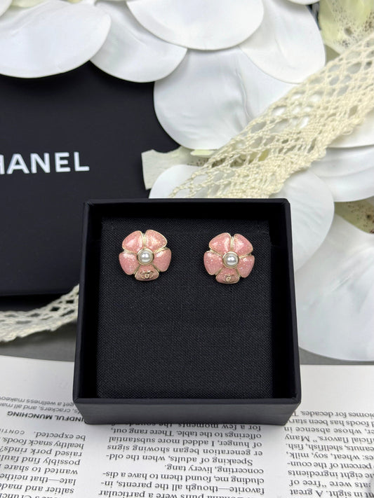 [⭐Hevara Jewelry]26C Pink Camellia Pearl Enamel Stud Earrings