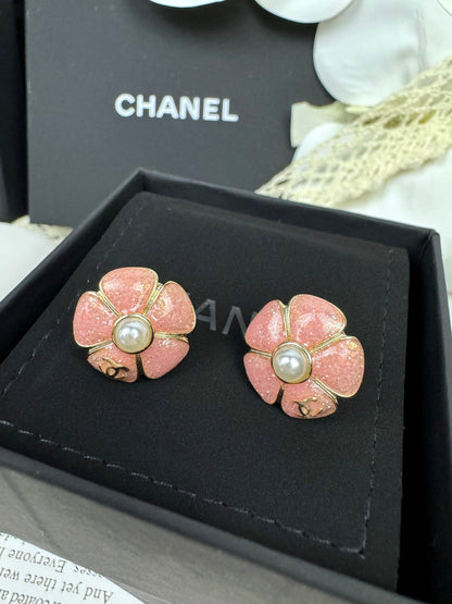 [⭐Hevara Jewelry]26C Pink Camellia Pearl Enamel Stud Earrings