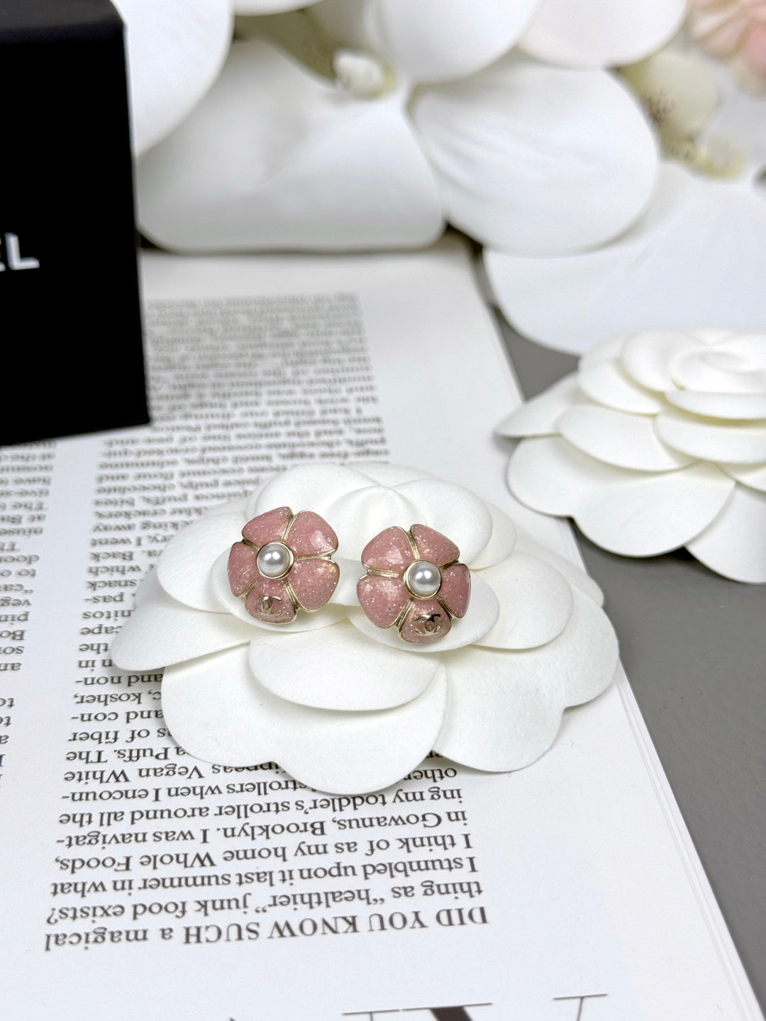 [⭐Hevara Jewelry]26C Pink Camellia Pearl Enamel Stud Earrings