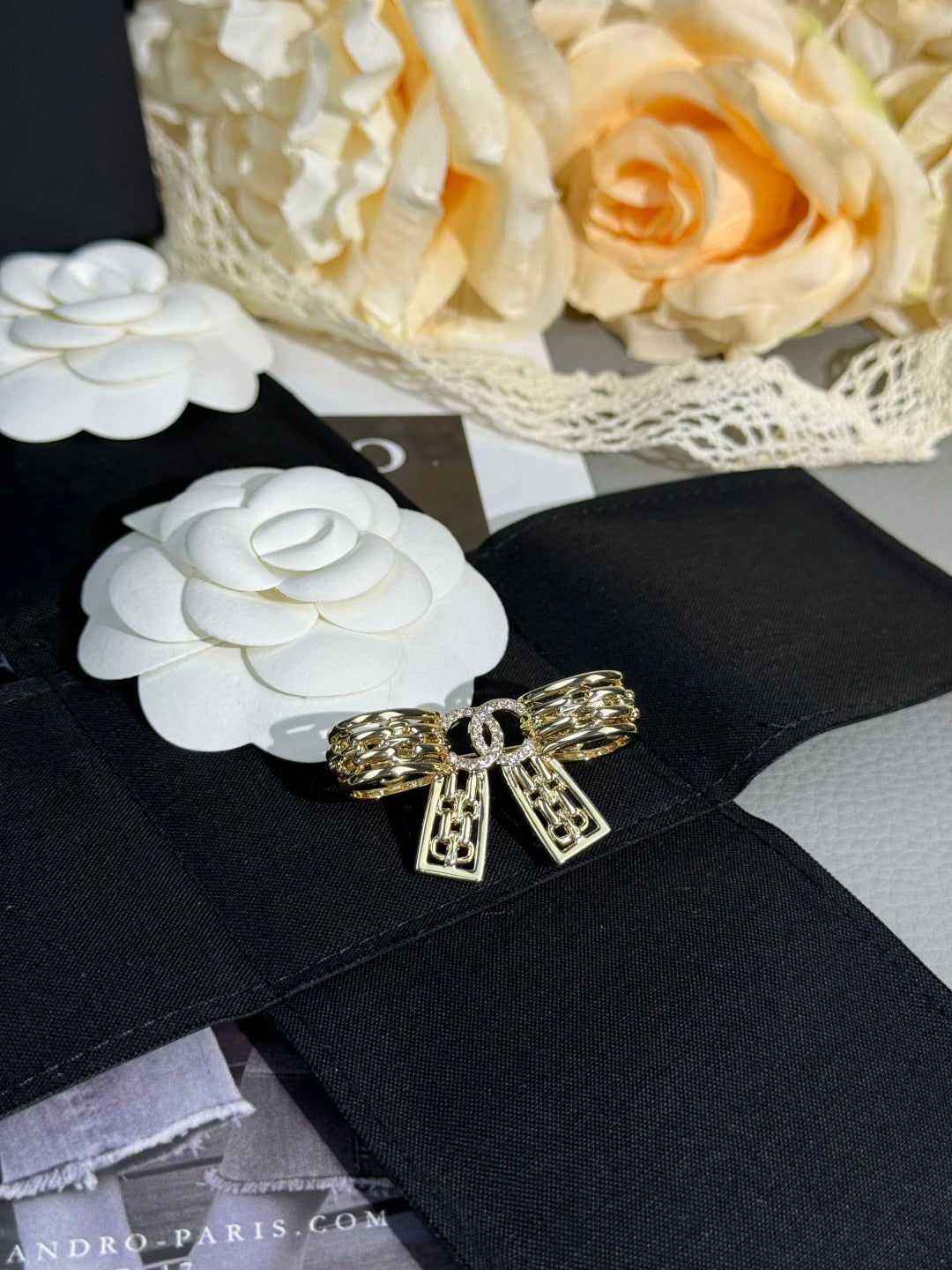 [⭐Hevara Jewelry]25K Hollow Bow Brooch