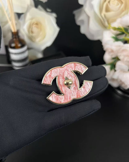 [⭐Hevara Jewelry]Pink Resin Classic Brooch 5cm