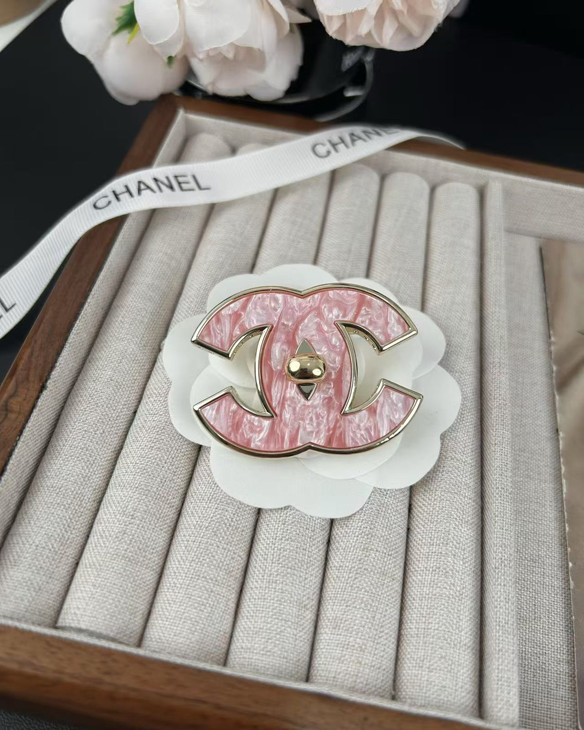 [⭐Hevara Jewelry]Pink Resin Classic Brooch 5cm