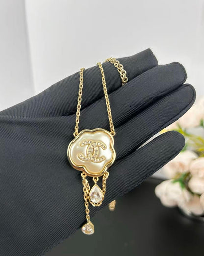 [⭐Hevara Jewelry]Cloud Pearl Mother-of-Pearl Diamond Chain Pendant Necklace