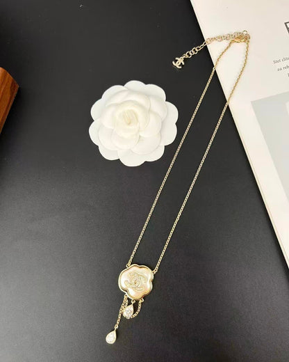 [⭐Hevara Jewelry]Cloud Pearl Mother-of-Pearl Diamond Chain Pendant Necklace
