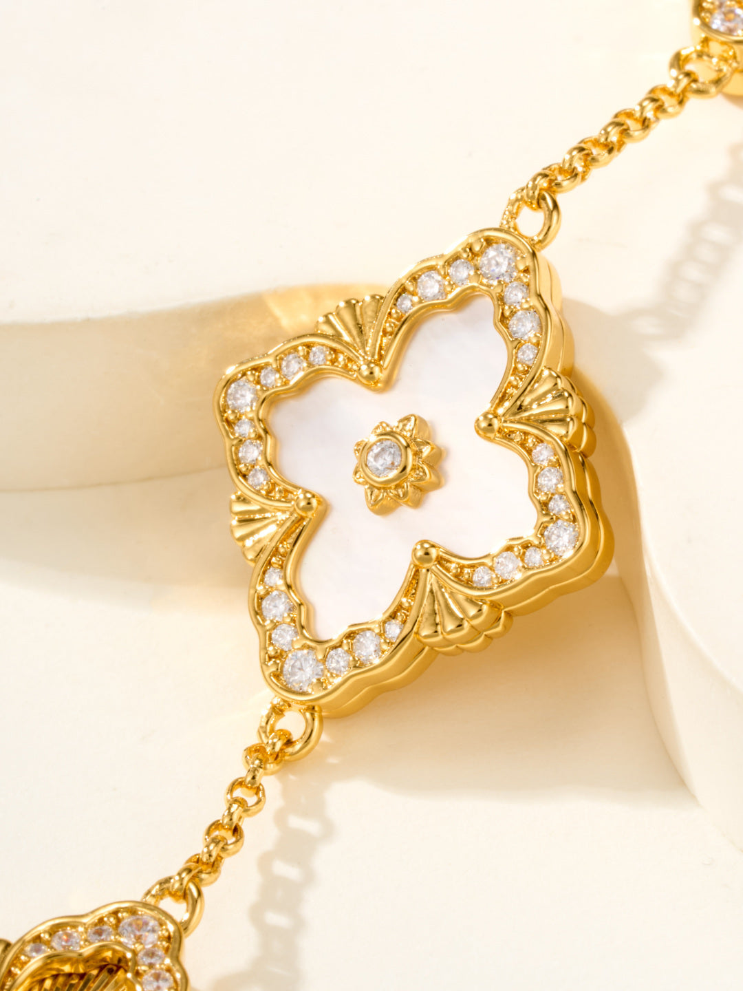 [⭐Hevara Jewelry]B.C.L ENAMELED Five-Flower Bracelet（Various Colors) BIG SIZE