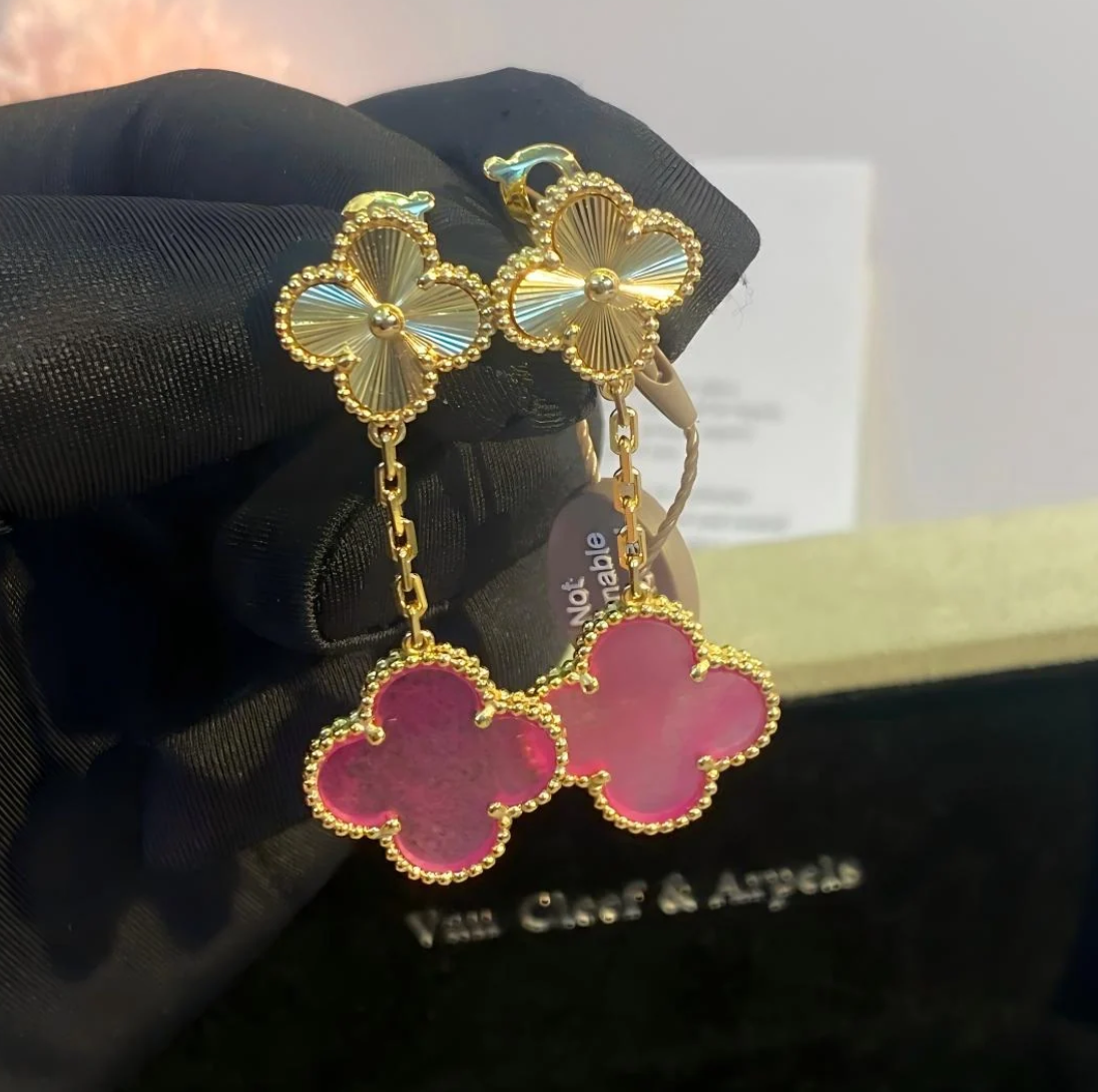 [⭐Hevara Jewelry]NEW CLOVER 2 MOTIF PINK ENAMEL EARRINGS