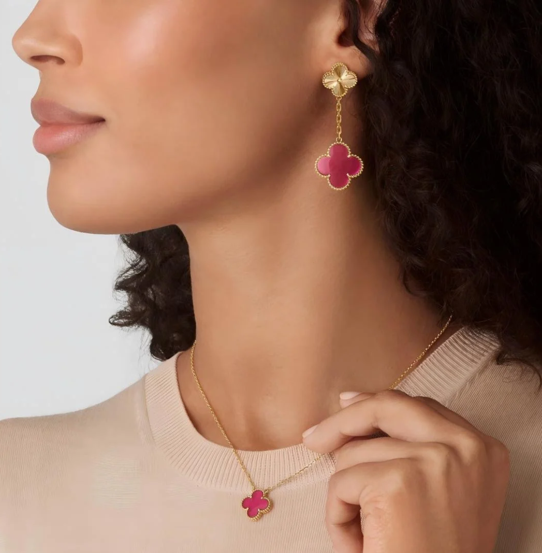 [⭐Hevara Jewelry] NEW CLOVER 15MM PINK ENAMEL NECKLACE