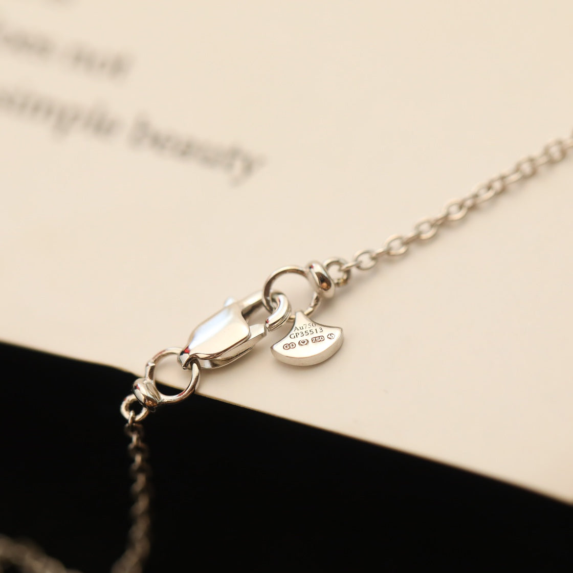 [Hevara Jewelry]]wild flower diamond line pendant