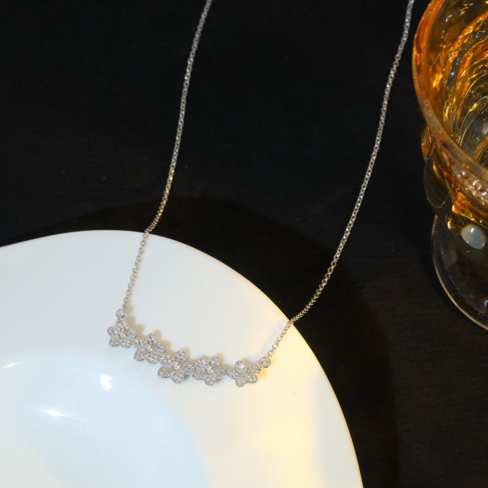 [Hevara Jewelry]]wild flower diamond line pendant