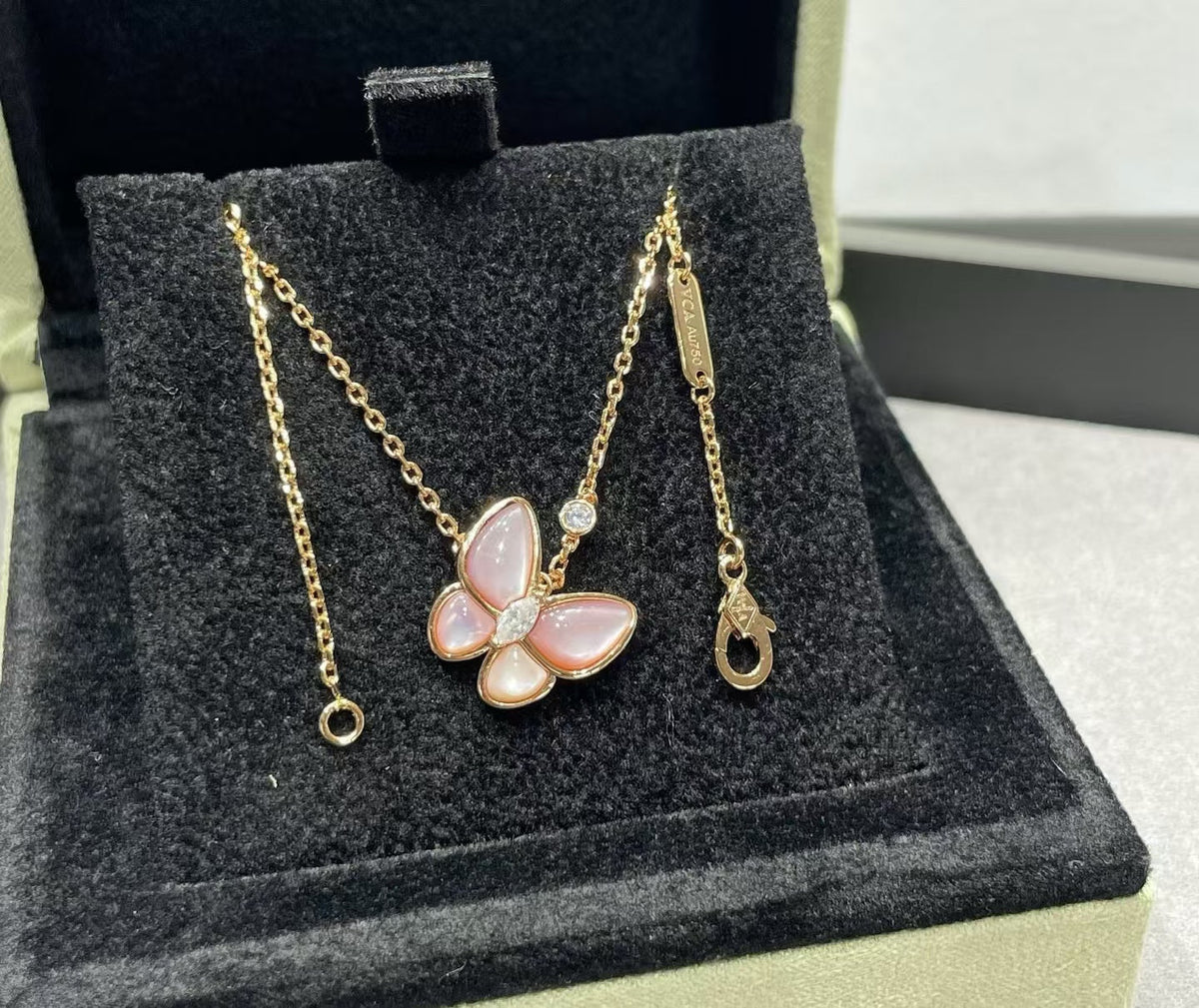 [⭐Hevara Jewelry]BUTTERFLY PINK MOTHER-OF-PEARL DIAMOND NECKLACE