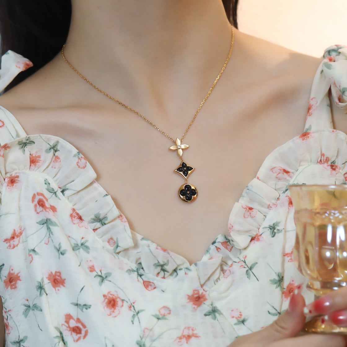 [⭐Hevara Jewelry]STAR AND SUN ONYX PINK GOLD NECKLACE