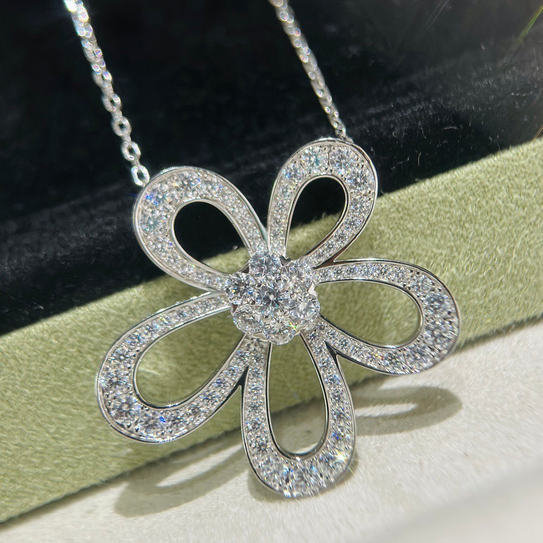 [⭐Hevara Jewelry]FLOWERLACE NECKLACE FULL DIAMONDS