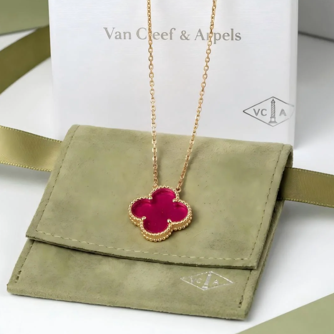[⭐Hevara Jewelry] NEW CLOVER 15MM PINK ENAMEL NECKLACE