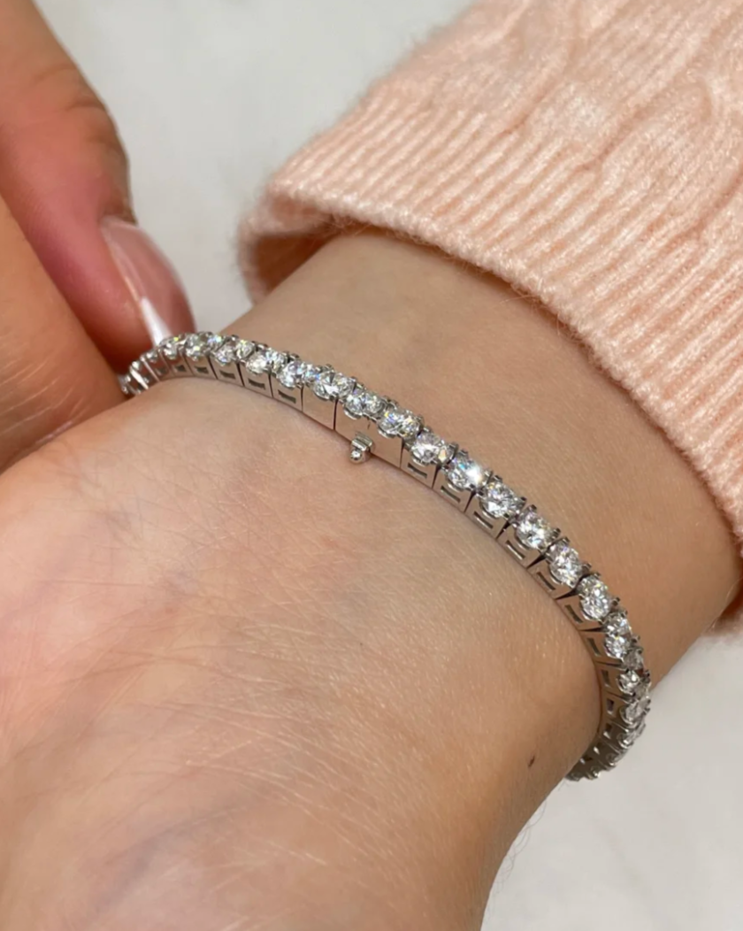 [⭐Hevara Jewelry]  CLASSIC BASEBALL BRACELAT, 52 DIAMOND