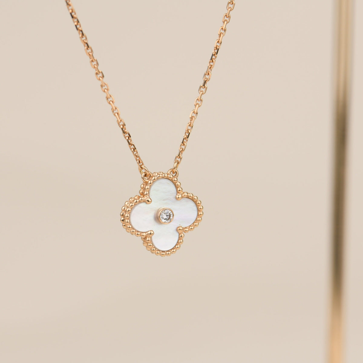[⭐Hevara Jewelry]CLOVER 15MM DIAMOND WHITE FRITILLARIA NECKLACE