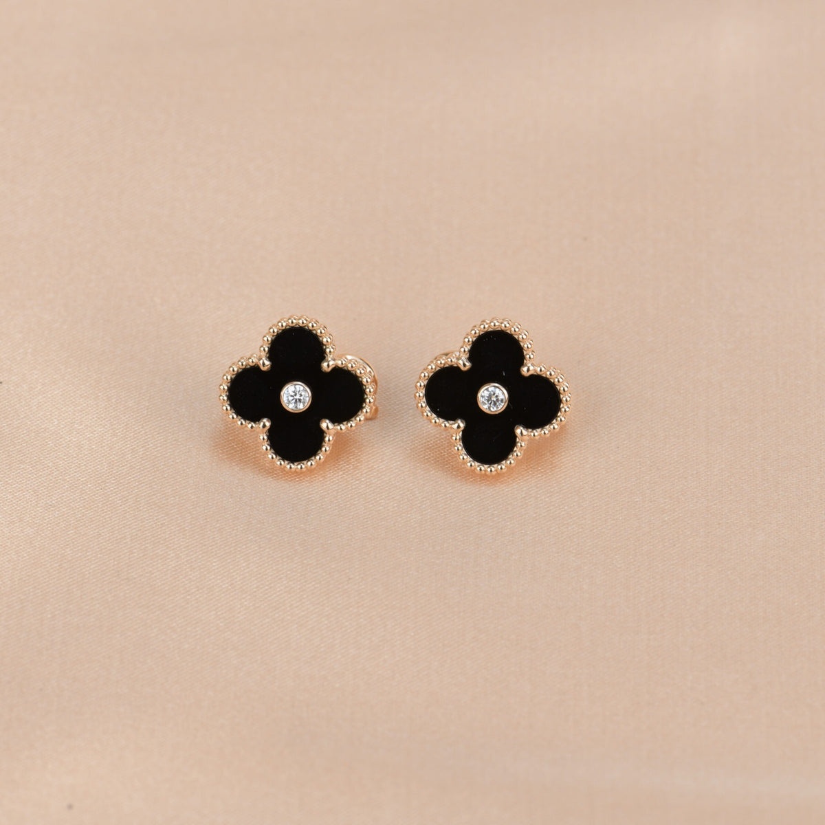 [⭐Hevara Jewelry]CLOVER MEDIUM 1 MOTIFS ONYX DIAMOND EARRINGS