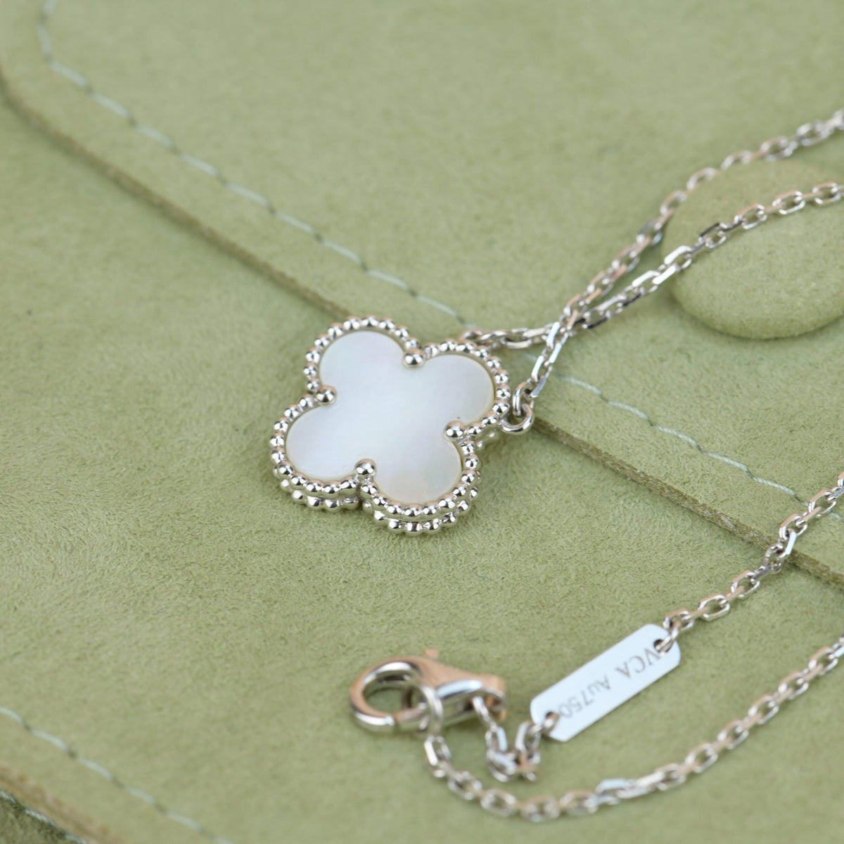 [⭐Hevara Jewelry]CLOVER  15MM WHITE MOTHER-OF-PEARL SILVER
