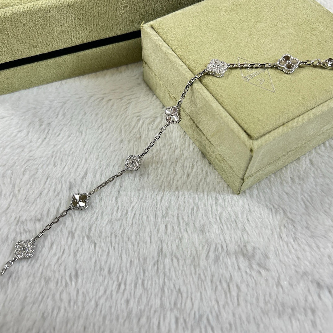 [⭐Hevara Jewelry]CLOVER 6 MOTIF DIAMOND LASER BRACELET