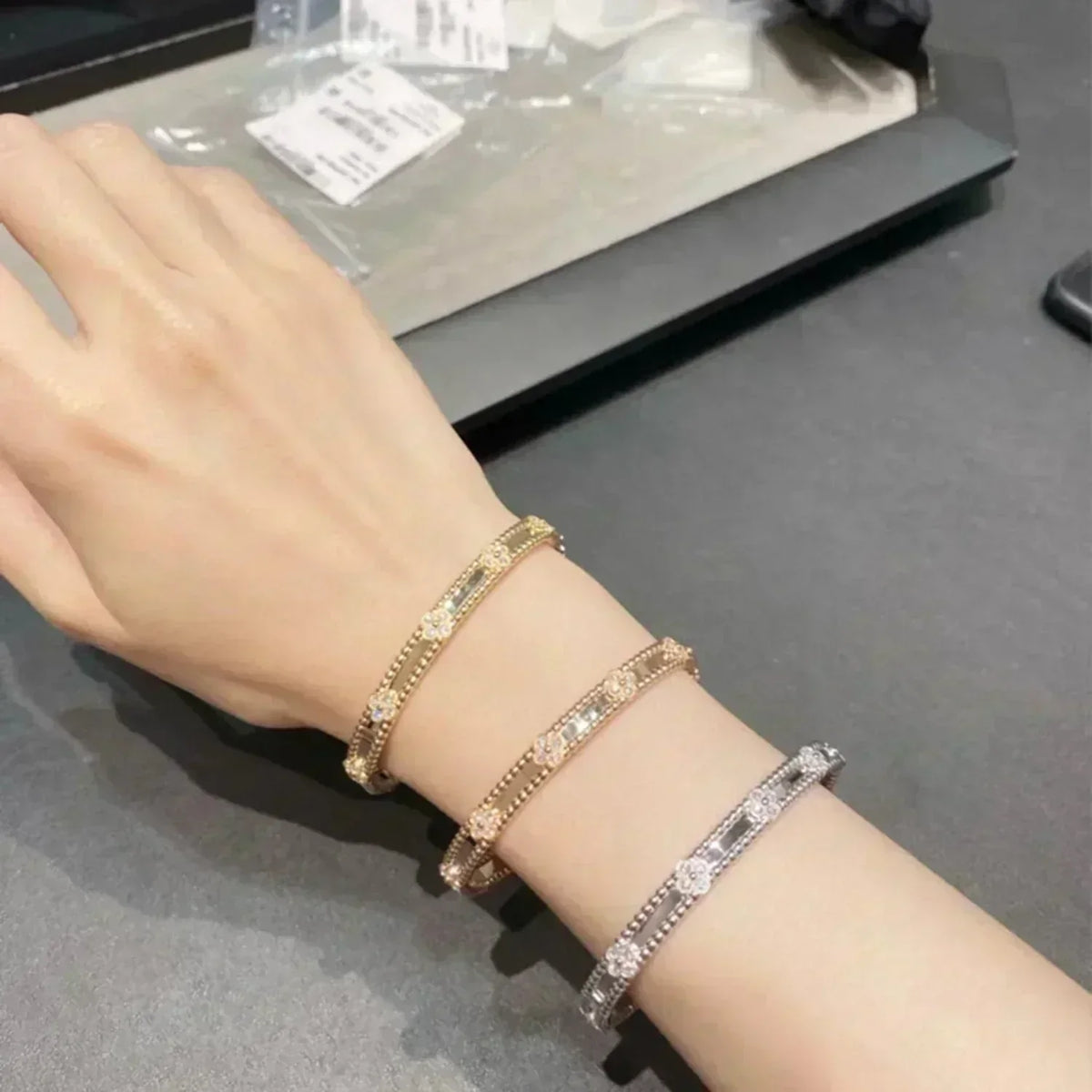 [⭐Hevara Jewelry]CLOVER BRACELET 4MM DIAMONDS