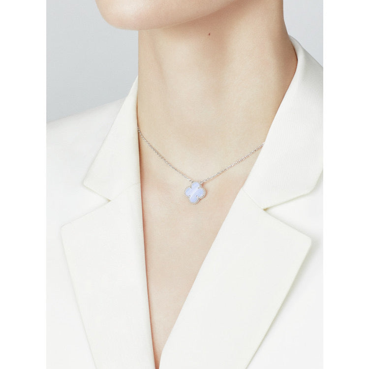 [⭐Hevara Jewelry]CLOVER 15MM BLUE CHALCEDONY NECKLACE SILVER