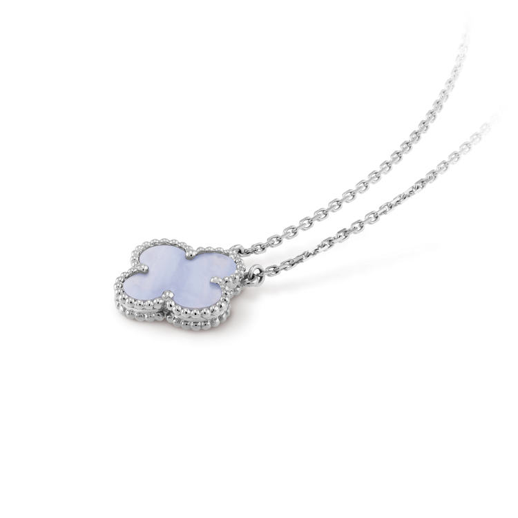 [⭐Hevara Jewelry]CLOVER 15MM BLUE CHALCEDONY NECKLACE SILVER
