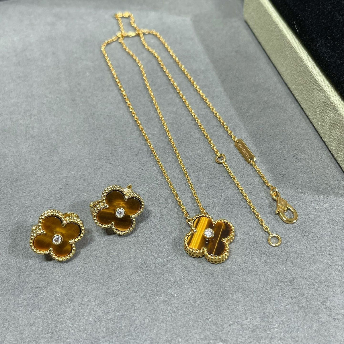 [⭐Hevara Jewelry]CLOVER 15MM DIAMOND AND YELLOW TIGER'S EYE AGATE necklace