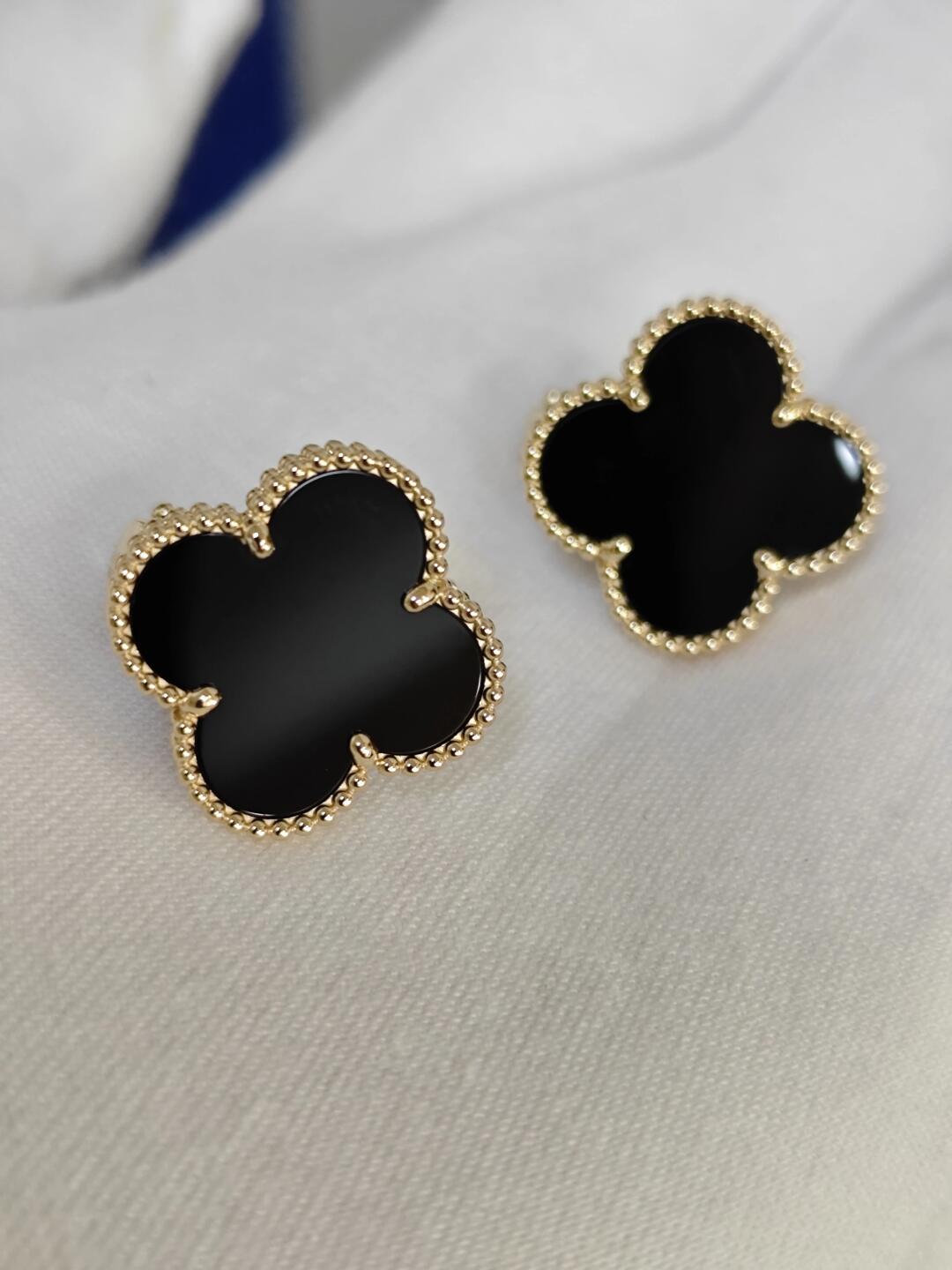 [⭐Hevara Jewelry]CLOVER 20MM BLACK MOP EARRINGS