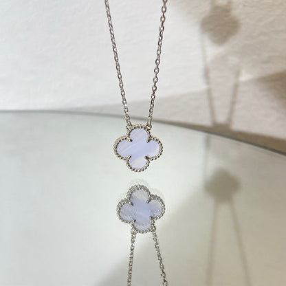 [⭐Hevara Jewelry]CLOVER 15MM BLUE CHALCEDONY NECKLACE SILVER