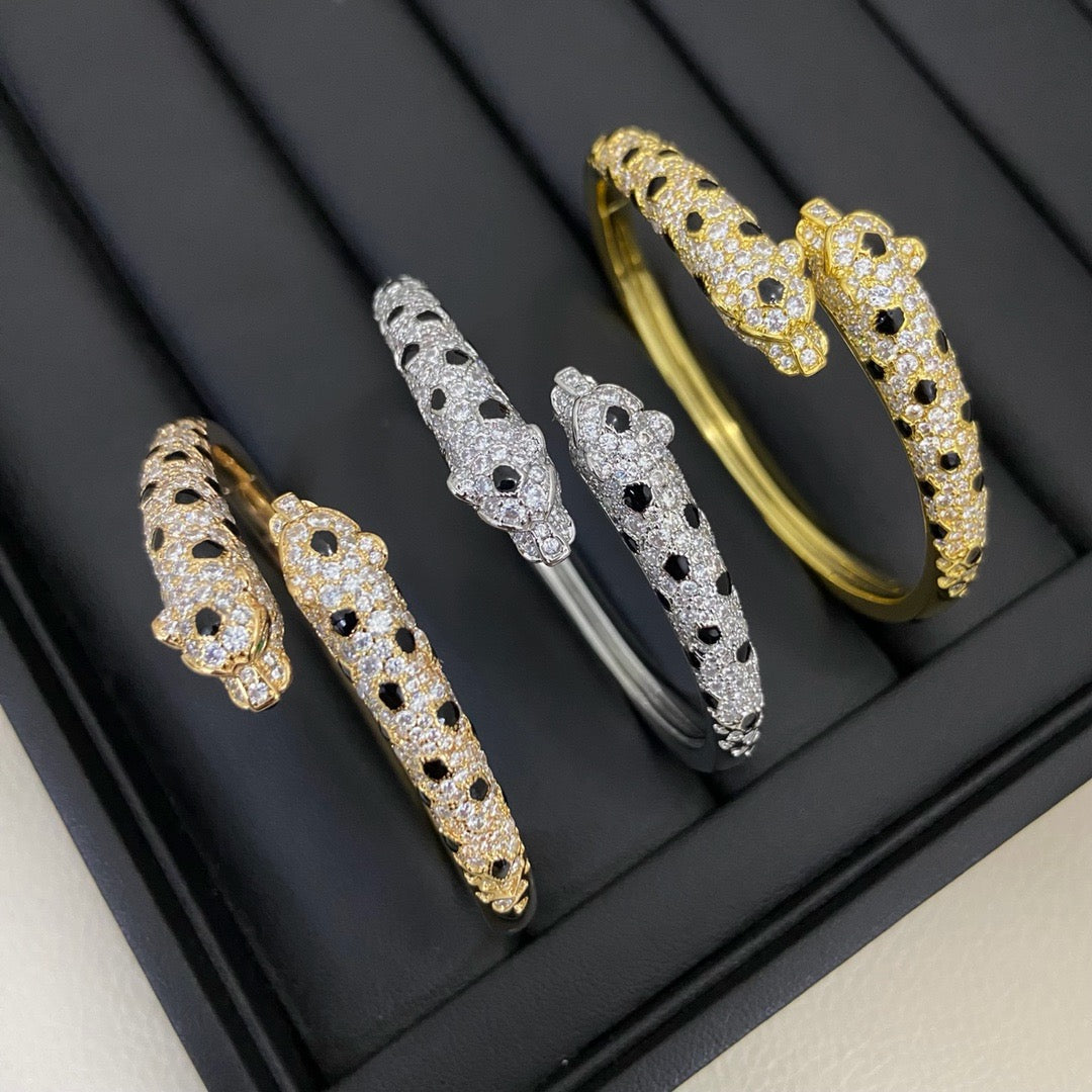 [⭐Hevara Jewelry]PANTHERE DOUBLE HEADED HALF DIAMOND OPEN BRACELET