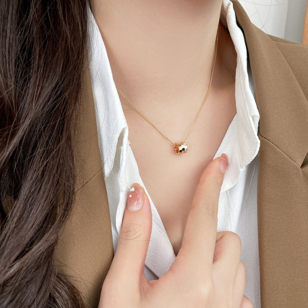 [⭐Hevara Jewelry]BEE MINI PEDANT DIAMOND NECKLACE
