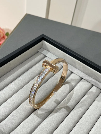 [Hevara Jewelry]WIDE HINGED BANGLE PINK GOLD WITH BAGUETTE DIAMONDS