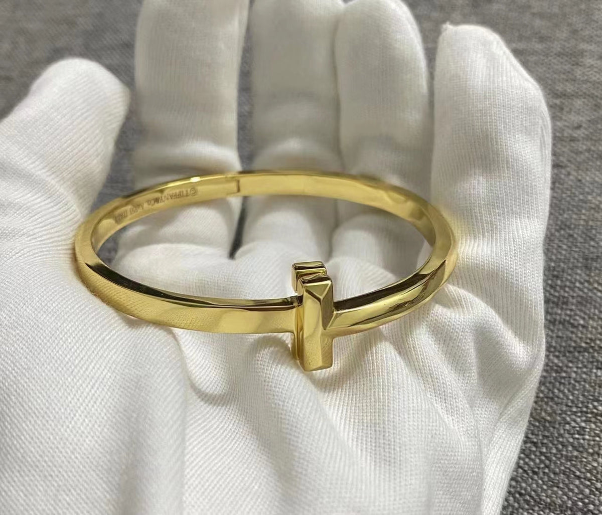 [Hevara Jewelry]T1 WIDE HINGED BANGLE BRACELET