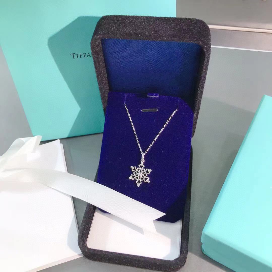 [Hevara Jewelry]STERLING SILVER SNOWFLAKE PENDANT NECKLACE