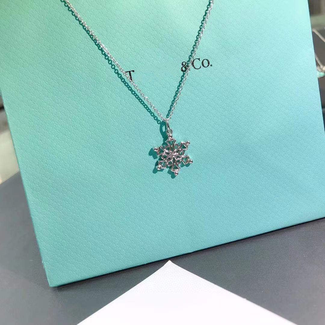 [Hevara Jewelry]STERLING SILVER SNOWFLAKE PENDANT NECKLACE