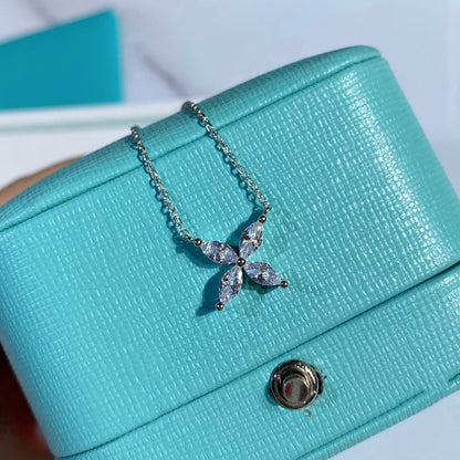 [Hevara Jewelry]PLATINUM AND DIAMOND VICTORIA PENDANT NECKLACE
