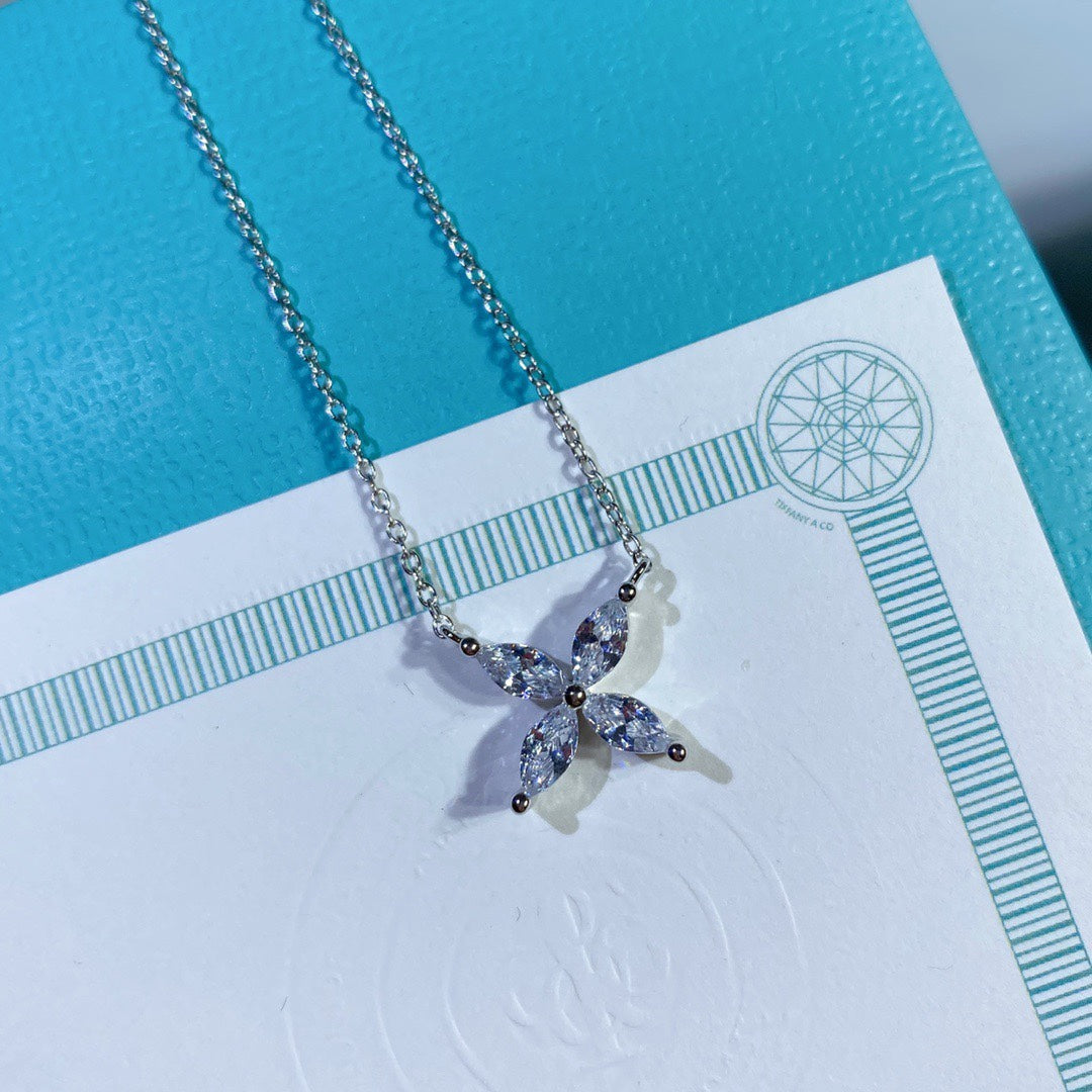 [Hevara Jewelry]PLATINUM AND DIAMOND VICTORIA PENDANT NECKLACE