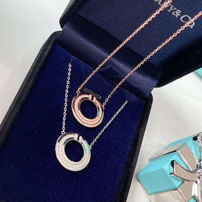 [Hevara Jewelry]DIAMOND AND MOTHER OF PEARL CIRCLE PENDANT