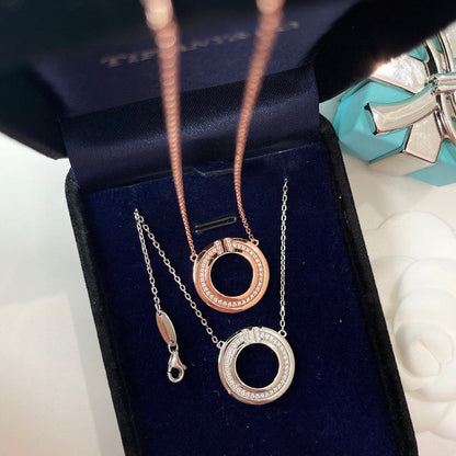[Hevara Jewelry]DIAMOND AND MOTHER OF PEARL CIRCLE PENDANT