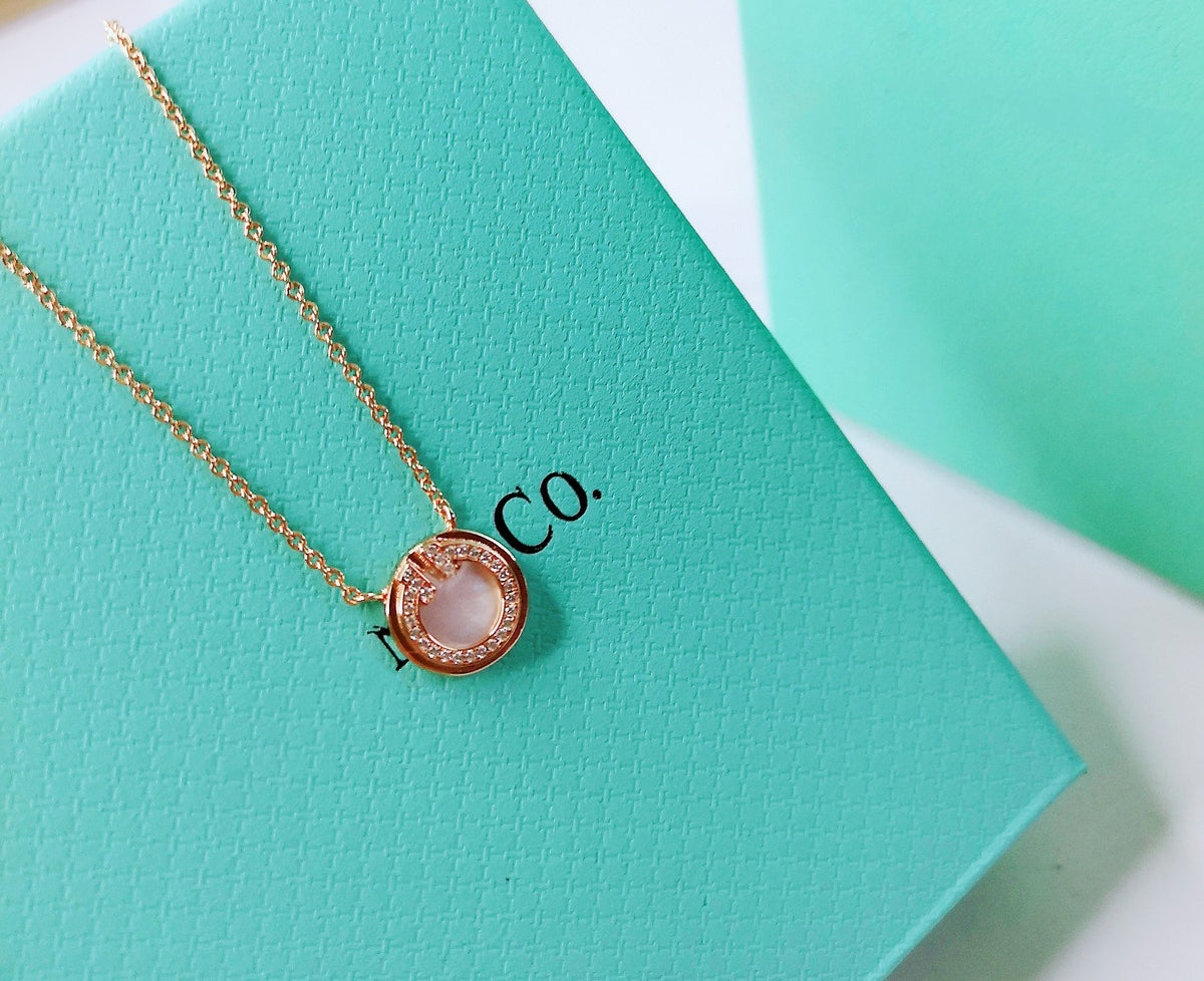 [Hevara Jewelry]DIAMOND AND MOTHER PEARL CIRCLE NECKLACE PENDANT