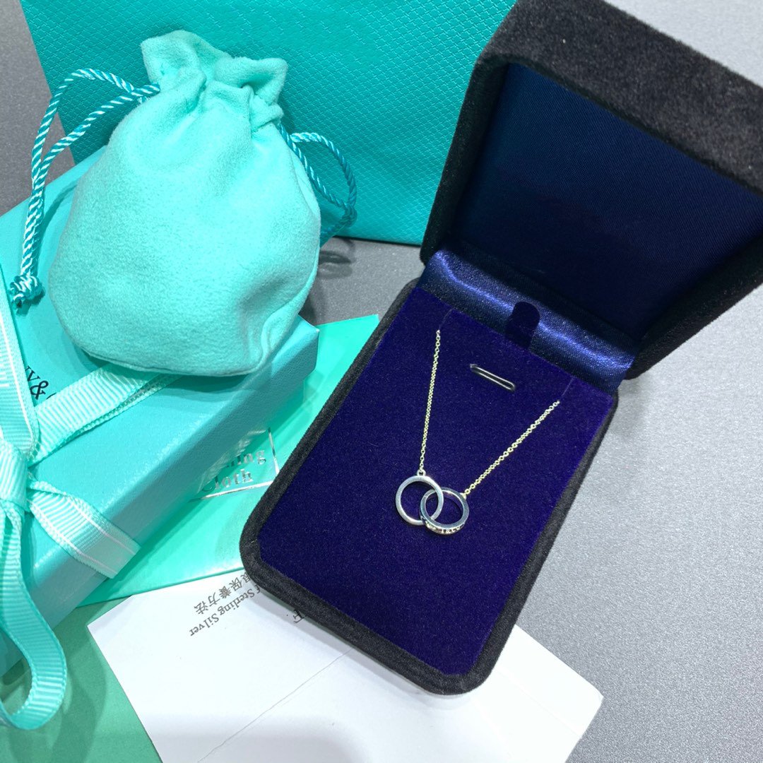[Hevara Jewelry]INTERLOCKING CIRCLES PENDANT SILVER SMALL NECKLACE
