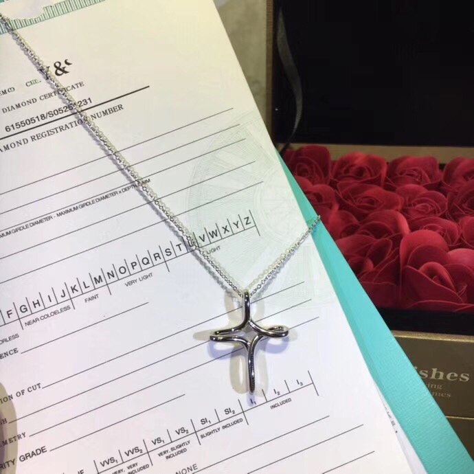 [Hevara Jewelry]CROSS NECKLACE STERLING SILVER MATERIAL