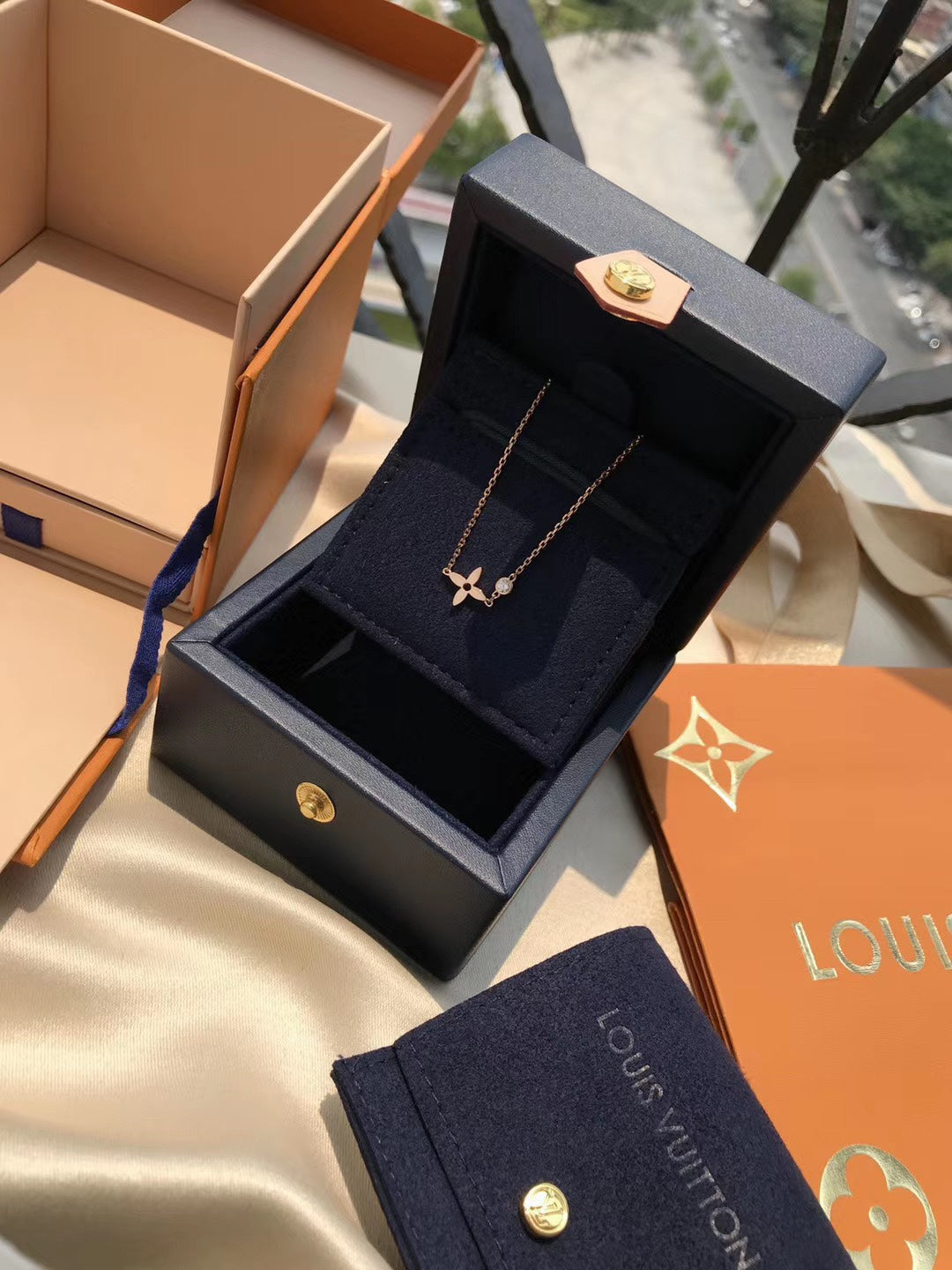 [⭐Hevara Jewelry]BLOSSOM PENDANT PINK GOLD AND DIAMOND