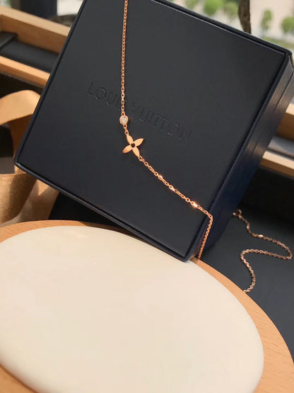 [⭐Hevara Jewelry]BLOSSOM PENDANT PINK GOLD AND DIAMOND